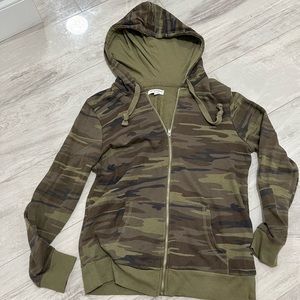 Camouflage zip up hoodie with pockets